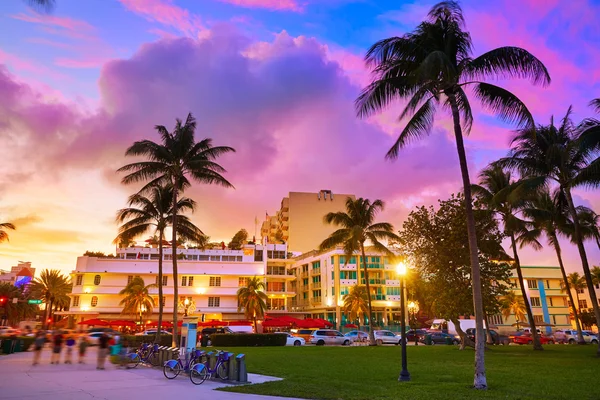 Miami South Beach Ocean Drive naplemente, Florida — Stock Fotó