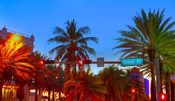 Miami South Beach Ocean Drive naplemente, Florida — Stock Fotó