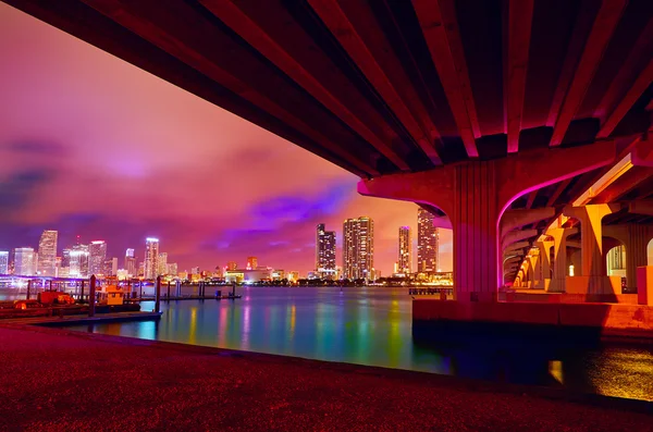 Miami downtown skyline zonsondergang Florida ons — Stockfoto