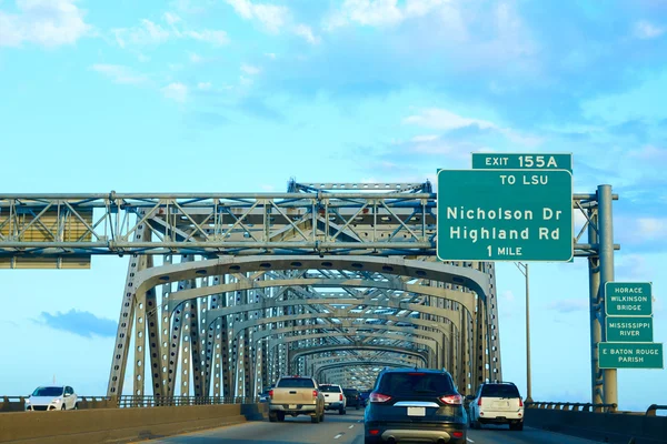 Horace Wilkinson Bridge in Mississippi river — Stock Photo, Image