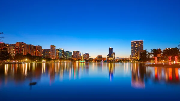 Orlando Panorama západ slunce na jezeře Eola Florida nás — Stock fotografie