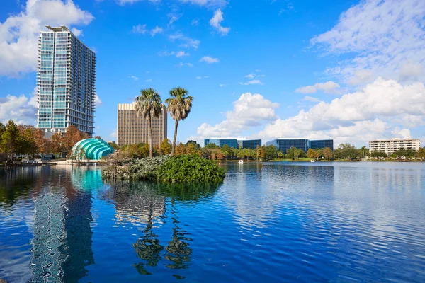 Orlando skyline fom lake Eola Florida ons — Stockfoto