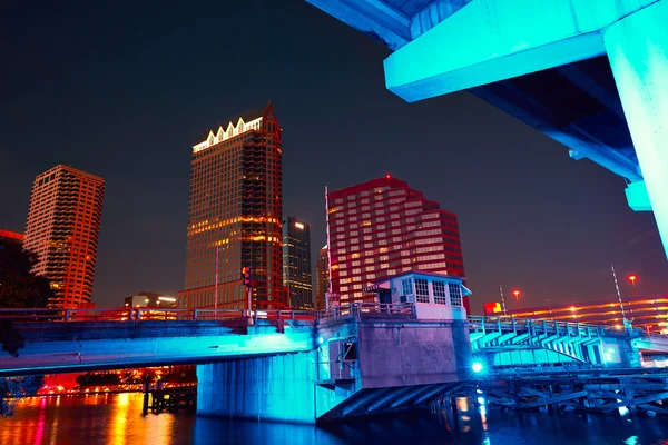Florida Tampa skyline al atardecer en EE.UU. — Foto de Stock
