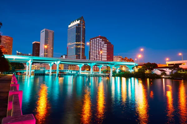 Tampa na Florydzie panoramę miasta o zachodzie słońca w nas — Zdjęcie stockowe