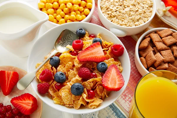 Frühstück gesunder Müsli-Kaffee und Orangensaft — Stockfoto