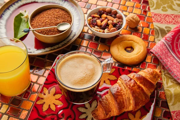 Kontinentales Frühstück Croissant Kaffee Orangensaft — Stockfoto