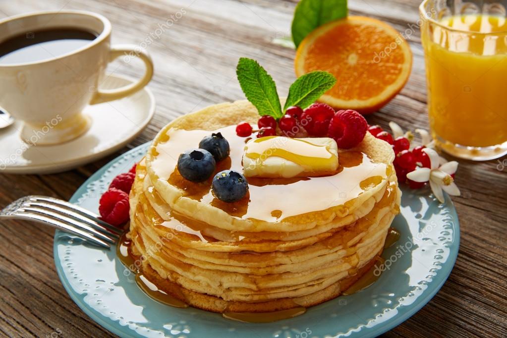 パンケーキは シロップ コーヒー オレンジ ジュースを朝食します ストック写真 C Lunamarina パンケーキは シロップ コーヒー オレンジ ジュースを朝食します ストック写真 C Lunamarina