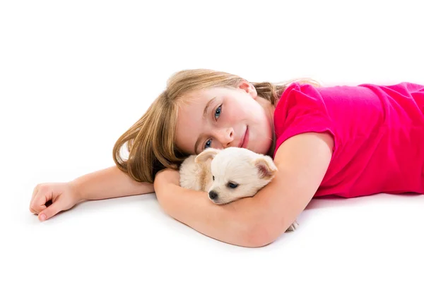 Blonde jongen meisje met puppy chihuahua huisdier hond — Stockfoto