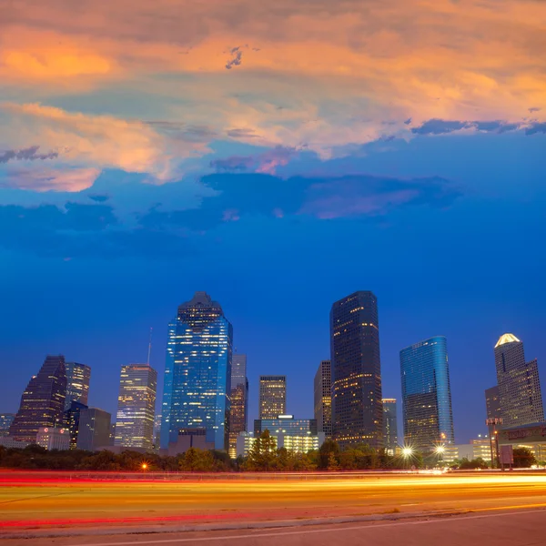 Στο κέντρο της πόλης στον ορίζοντα Χιούστον ηλιοβασίλεμα σούρουπο Τέξας — Φωτογραφία Αρχείου