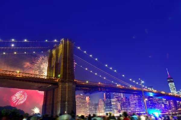 July 4th 2014 fireworks Brooklyn bridge Manhattan — Stock Photo, Image