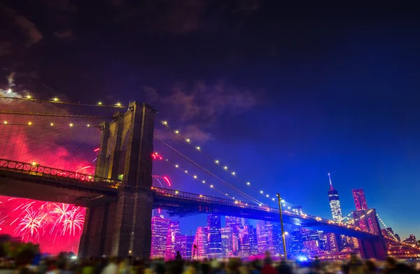 July 4th 2014 fireworks Brooklyn bridge Manhattan — Stock Photo, Image