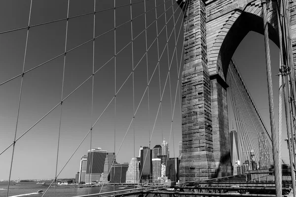 Brooklyn Bridge a Manhattan v New Yorku City nás — Stock fotografie