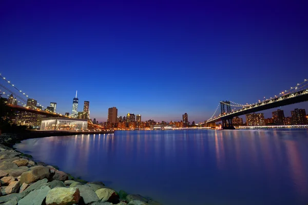 Brooklyn Bridge en Manhattan bruggen zonsondergang Ny — Stockfoto