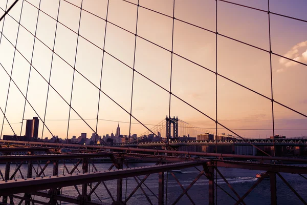 Manhattan Bridge od brooklynského mostu New York — Stock fotografie