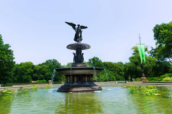 中央公園水天使の泉ニューヨーク — ストック写真