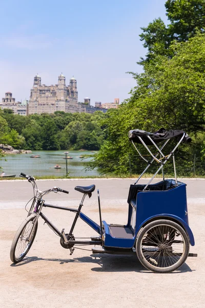 Central Park Manhattan The Lake rickshaw bike NY — Stock Photo, Image