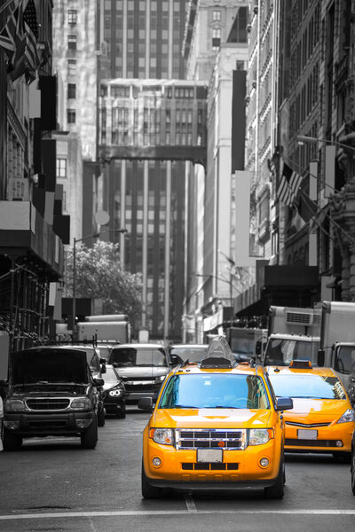 Fift avenue neigbourhood yellow cab taxi 5 th Av New York Manhattan USA