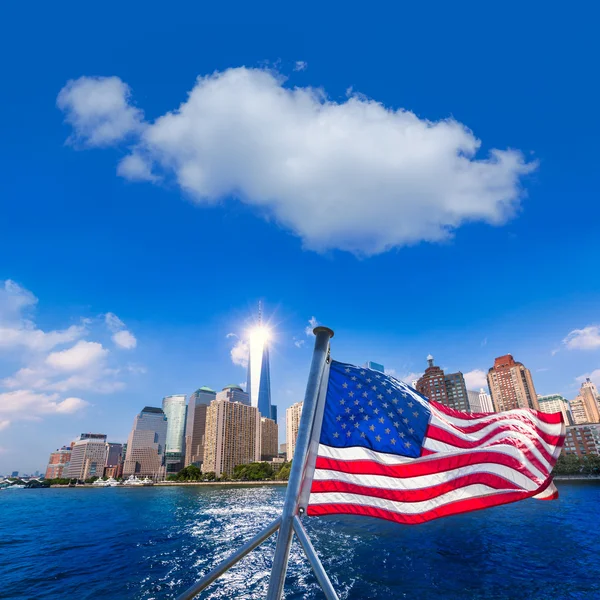 Manhattan skyline New York American Flag — Stock Photo, Image