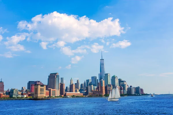 Skyline van Manhattan New York zon ons — Stockfoto