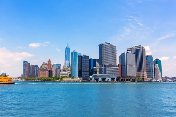 Manhattan Nova York skyline da baía de NY nos EUA — Fotografia de Stock