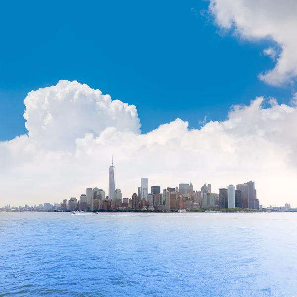 Manhattan Nueva York skyline desde NY bay US — Foto de Stock