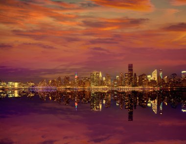 Doğu'dan Manhattan New York günbatımı manzarası