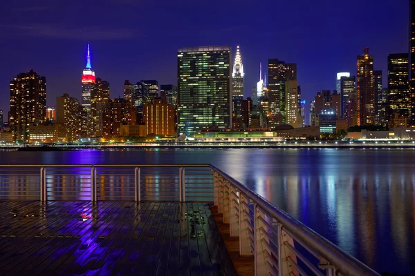 Manhattan New York auringonlasku taivaanrantaan idästä — kuvapankkivalokuva