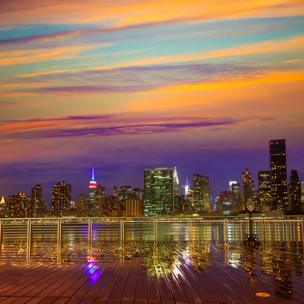 Západ slunce panorama Manhattanu v New Yorku z východu — Stock fotografie