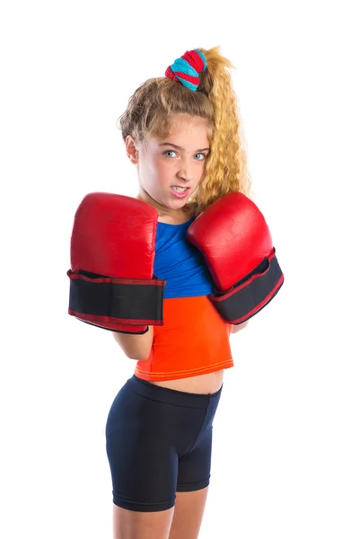 Boxeador niño rubia chica con guantes de boxeo divertido —  Fotos de Stock