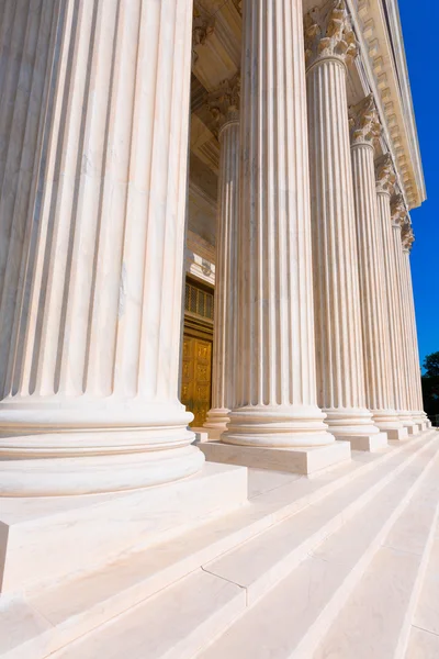 Corte Suprema degli Stati Uniti fila colonne — Foto Stock