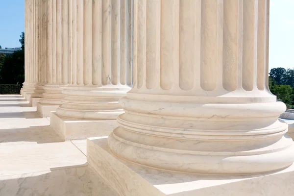 Ligne de colonnes Cour suprême des États-Unis — Photo