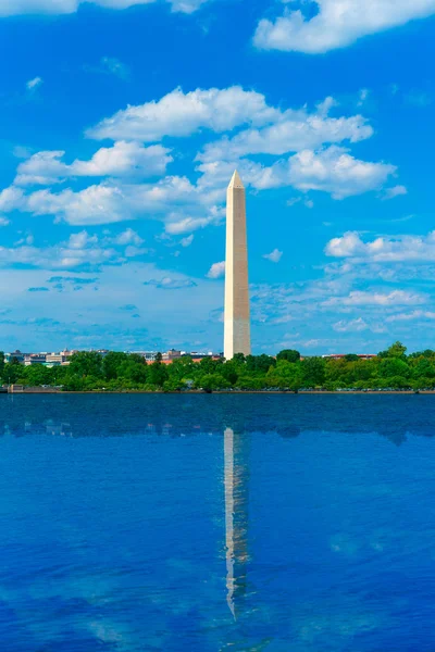 Monumento de Washington refletido em Tidal Basin DC — Fotografia de Stock