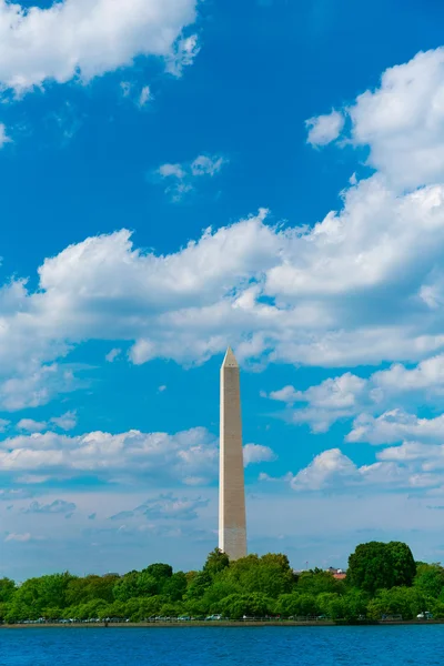 Washington Monument återspeglas i Tidal Basin Dc — Stockfoto