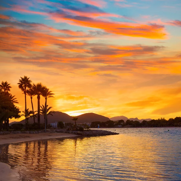 Alcudia Mallorca při západu slunce na pláži Mallorca — Stock fotografie