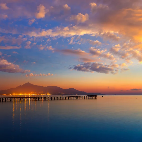 Майорка Муро пляж sunrise Майорка міста Алкудія Bay — стокове фото