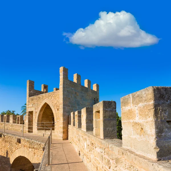 Alcudia Old Town kale duvarı Mayorka Mallorca — Stok fotoğraf