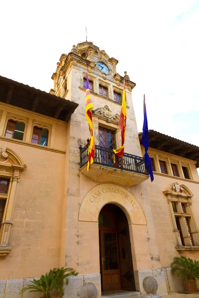 Alcudia gamla stan stadsdelens rådhus Mallorca Mallorca — Stockfoto