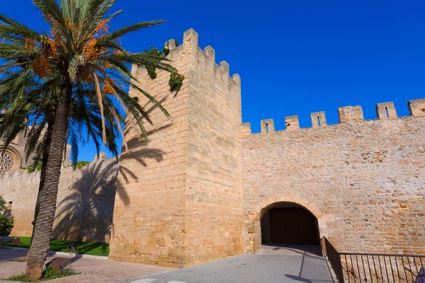 Alcudia Porta de Mallorca en el casco antiguo de Mallorca — Foto de Stock