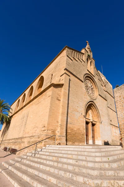 Alcudia gamla staden Sant Jaume kyrkan på Mallorca — Stockfoto