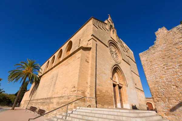 Alcudia oude stad Sant Jaume kerk in Mallorca — Stockfoto