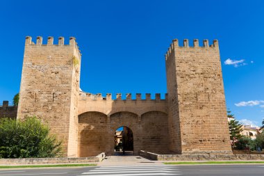 Alcudia Porta de Mallorca için yapılan Old town Mayorka adlı