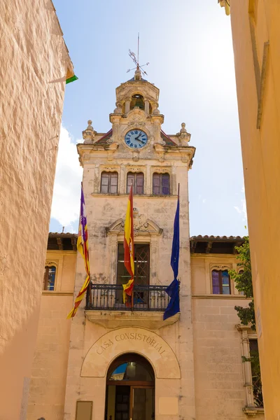 Alcudia, staré město městské radnice Mallorca, Mallorca — Stock fotografie