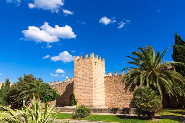 Alcudia gamla stan fortres vägg i Mallorca Mallorca — Stockfoto