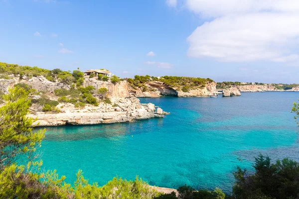 Majorka Cala Llombards, gdzie Santanyi plaży Mallorca — Zdjęcie stockowe