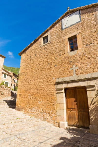 Fornalutx village church in Majorca Balearic island — Stock Photo, Image