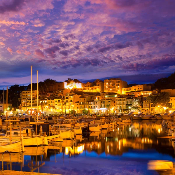 Port de Soller solnedgång i Mallorca på Balearerna — Stockfoto