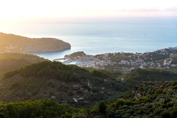 Port de Soller zachód słońca na Majorce w archipelagu Balearów wyspa — Zdjęcie stockowe