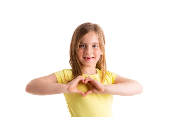 Loira recortado criança menina lareira forma dedos sorrindo — Fotografia de Stock