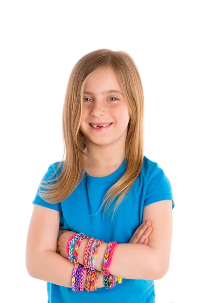 Loom elastiekjes armbanden blonde jongen meisje — Stockfoto