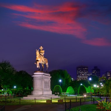 Boston ortak George Washington Anıtı